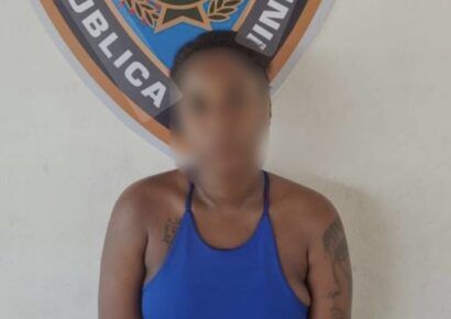 Mujer detenida por cortar cuero cabelludo a su hija