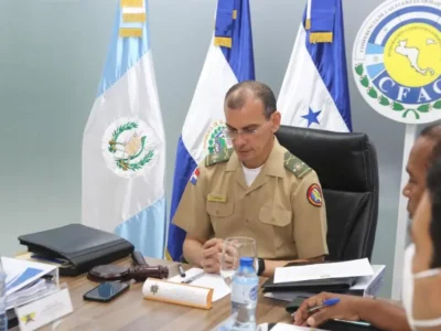 Comandante del Ejército General supervisa la zona fronteriza