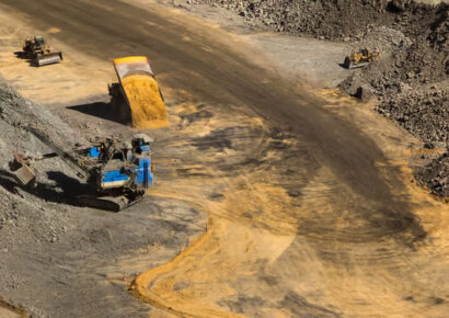 Economistas y empresarios favorecen exploración y explotación relacionados con recursos mineros