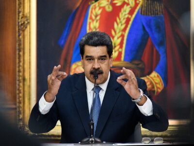 Me pidió clemencia: Maduro critica a su rival electoral González asilado en España