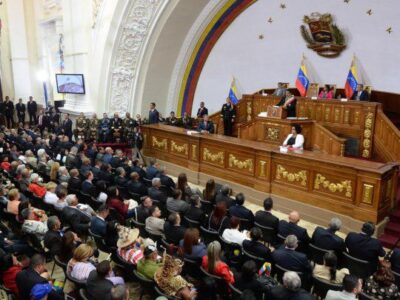 La Asamblea Nacional de Venezuela implora a Maduro que rompa las relaciones con España