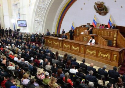 La Asamblea Nacional de Venezuela implora a Maduro que rompa las relaciones con España