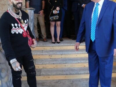 Anuel AA visita la casa de Donald Trump