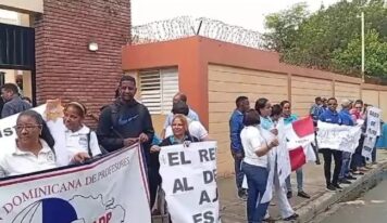 Paralización de escuelas en Santiago por demandas de la ADP