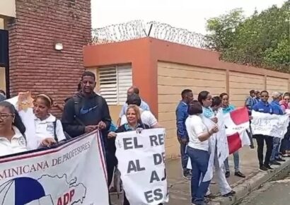 Paralización de escuelas en Santiago por demandas de la ADP