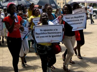 Manifestación en el Palacio Nacional por derechos de descendientes de haitianos