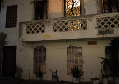 Hombre duró tres días con el cadáver de su madre en una casa en la Ciudad Colonial