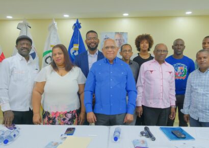 Maestros rechazan Minerd cubra nómina de retiro con fondos del INABIMA