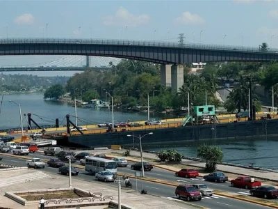 Cierre temporal del puente flotante en Santo Domingo Este