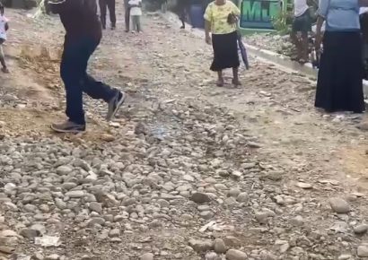 Residentes de Bella Vista en San Cristóbal exigen soluciones urgentes por la falta de agua y el deterioro de calles