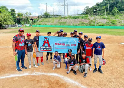 Celebración del 30 aniversario del club deportivo, cultural y social Alexander De la Rosa