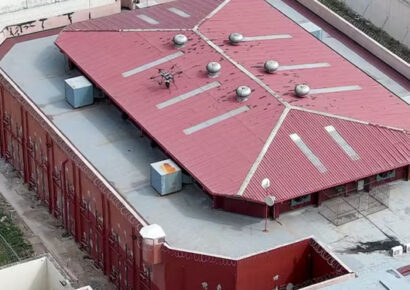 Explosión de dron bomba devasta techo de cárcel de máxima seguridad en Guayaquil