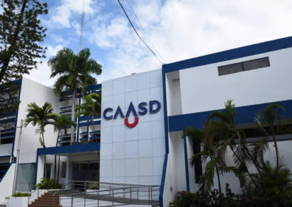 Solo el 28% de los residentes del Gran Santo Domingo paga por el agua potable, según el director de CAASD