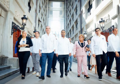 Luis Abinader supervisa remozamiento del Faro a Colón