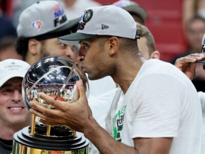 Al Horford regresa a RD con el trofeo de la NBA