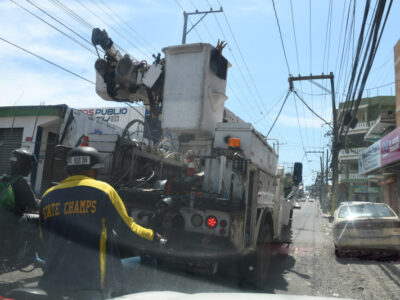 Crisis energética en Villa Mella: Habitantes denuncian apagones constantes