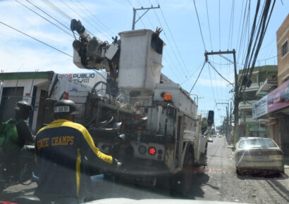 Crisis energética en Villa Mella: Habitantes denuncian apagones constantes