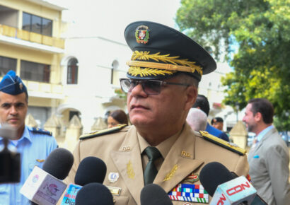 Cero tolerancia al tráfico de inmigrantes haitianos afirma ministro de Defensa