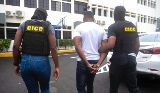 Apresan hombre vinculado a decomiso de 1,378 paquetes de cocaína