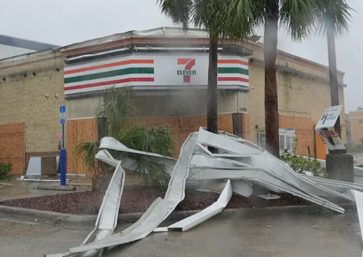 Milton avanza en el Atlántico mientras Florida enfrenta riesgos de inundaciones severas