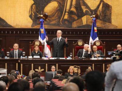 Luis Abinader pone fin a 180 años de continuismo con la nueva Constitución reformada proclamada hoy