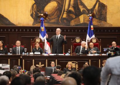 Luis Abinader pone fin a 180 años de continuismo con la nueva Constitución reformada proclamada hoy