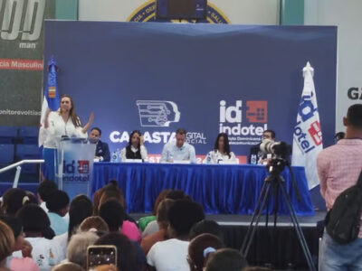 Indotel impulsa la inclusión digital con entrega de canastas sociales a mujeres en situación vulnerable