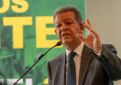 Leonel Fernandez criticó la reforma fiscal llamándola “bombazo fiscal “