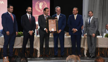 Luis Manuel Brache recibe la Medalla de Honor al Mérito 2023