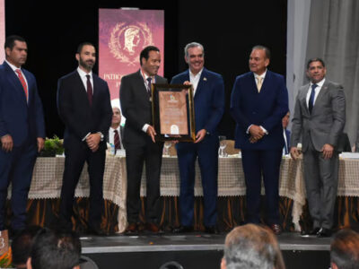 Luis Manuel Brache recibe la Medalla de Honor al Mérito 2023