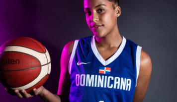 Ángela Jiménez, jugadora baloncestista, evoluciona favorablemente tras cirugía