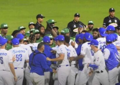 Estrella y Licey se van a los golpes en el Quisqueya