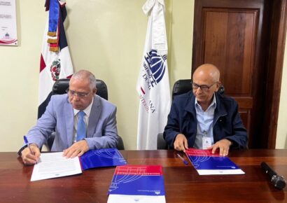 Desarrollo Fronterizo y Centro Naturaleza firman acuerdo para impulsar opciones sostenibles