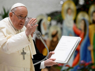 El papa: En un mundo bajo la «amenaza nuclear» es urgente «trabajar por la paz»