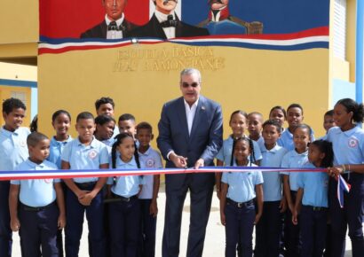 «Abinader inaugura nueva Escuela Primaria en Los Jardines para beneficiar a 1,890 estudiantes»