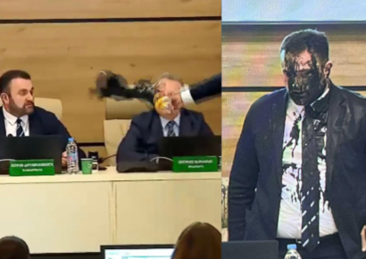Tensión en Georgia: Miembro de la oposición ataca al presidente de la Comisión Electoral Central con pintura negra