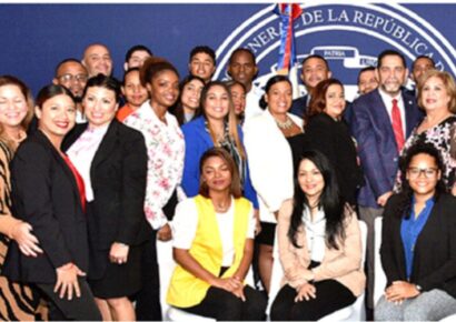 Maestros bilingües dominicanos en NY en limbo migratorio por investigación de trata de personas