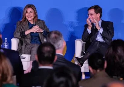 Carolina Mejía es reconocida en Madrid por su exitoso modelo de alianza público-privada comunitaria