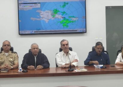 Abinader manda activar plan de contingencia ante posible desastre por lluvias