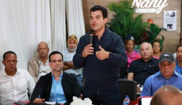 Welington Arnaud reafirma compromiso con el servicio de agua en María Trinidad Sánchez