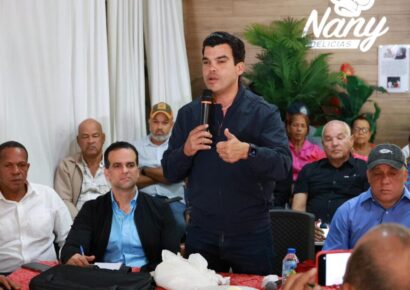 Welington Arnaud reafirma compromiso con el servicio de agua en María Trinidad Sánchez