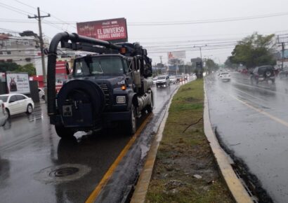 Alcaldía del Distrito Nacional refuerza operativos de limpieza para prevenir inundaciones por lluvias