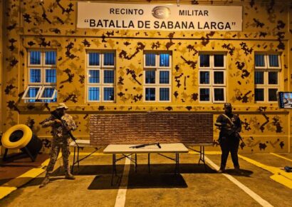 Decomisan escopeta y miles de cigarrillos en operativo en Dajabón