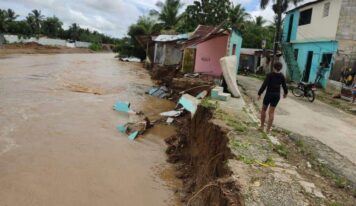 Cinco viviendas colapsan en el sector Mamá Tingó de Higüey por intensas lluvias; residentes piden ayuda urgente