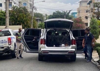 Tiroteo en el sector Honduras: Vehículo recibe 15 impactos de bala en plena vía pública