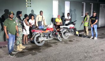 Ejército envía a la justicia a motociclistas que transportaban indocumentados haitianos