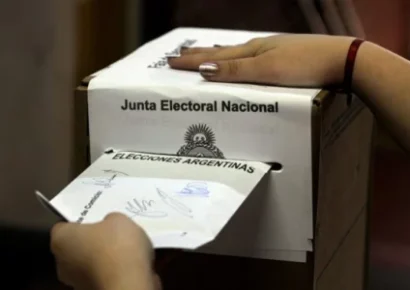 Puertorriqueños inician su voto en elecciones históricas