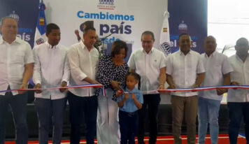 Gobierno inauguró varias obras en Monte Plata