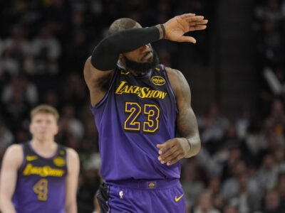 LeBron James atraviesa una mala racha en sus tiros, mientras los Lakers buscan mejorar ofensivamente