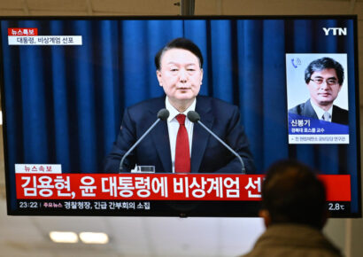 Presidente de Corea del Sur se aferra al cargo tras fracaso de la ley marcial